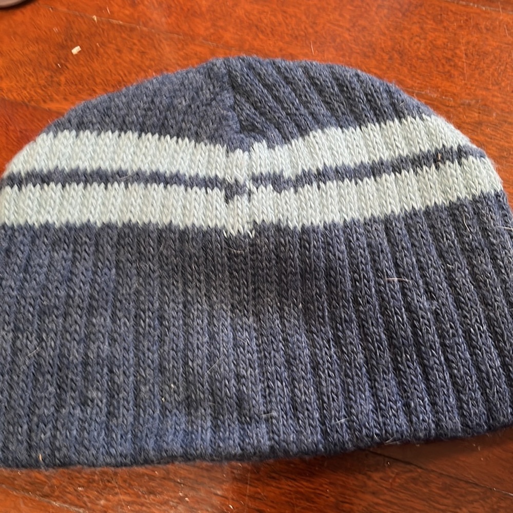 winter hat/beanie - Picture 2 of 3